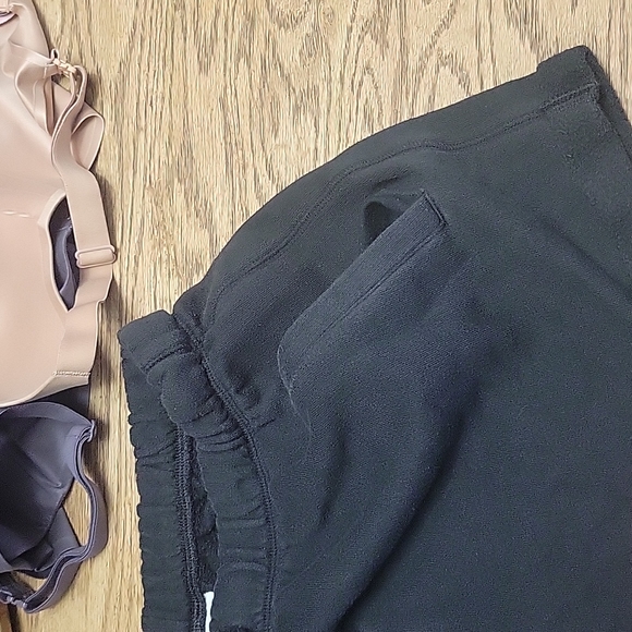 Pink Victoria Secret Shorts with Pockets - Picture 3 of 4